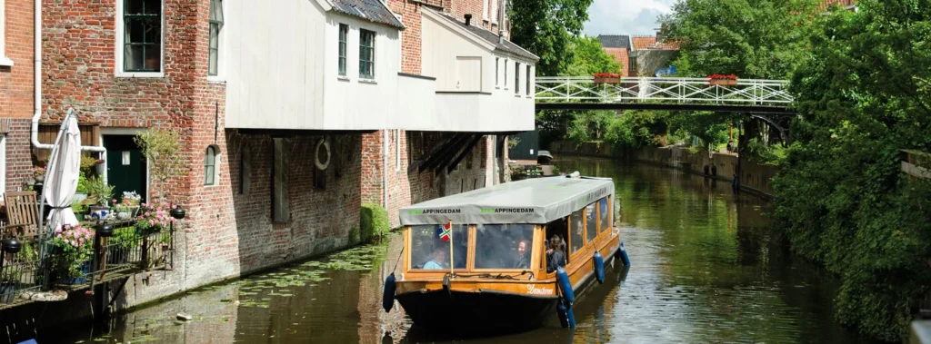 Rondvaart door Appingedam met het Damsterveer in Delfzijl